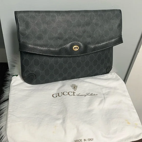 ❌SOLD❌Authentic vintage large black Gucci flap Cluch w dustbag - Picture 3 of 17